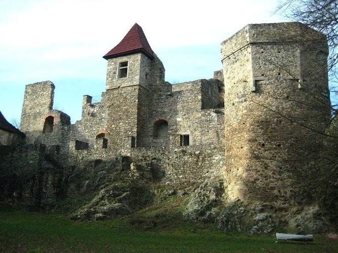 Hrad a zámek Klenová