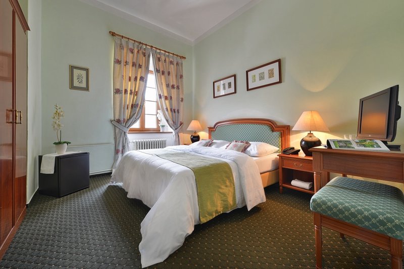 Maxmilian Lifestyle Resort