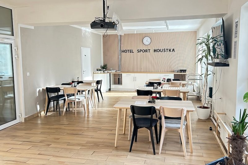 Hotel Sport Houštka - restaurace 