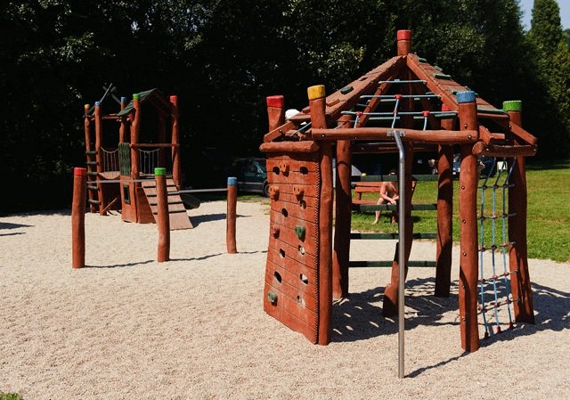 Koupaliště a kemp Pecka